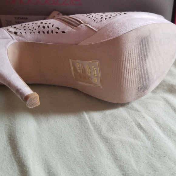 Shoes - Picture 7 of 7